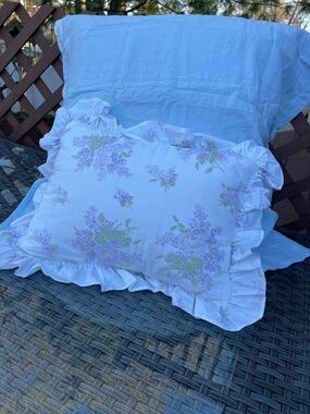 Rachel Ashwell, shabby chic lavender lilac
BOUDIOR sham